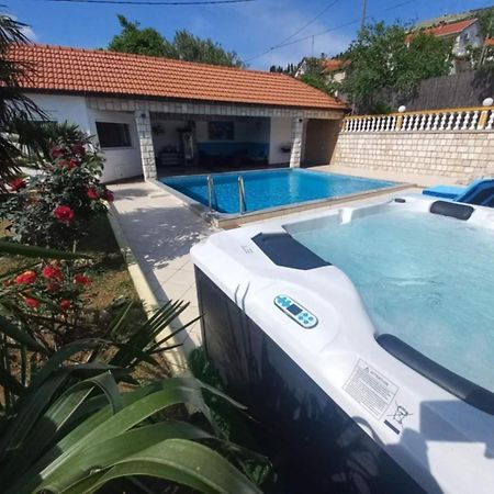 Apartment Oaza โมสตาร์ ภายนอก รูปภาพ