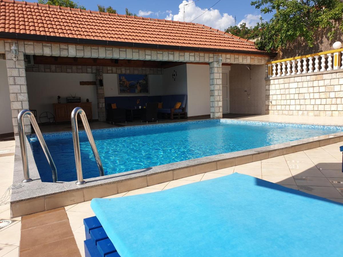 Apartment Oaza โมสตาร์ ภายนอก รูปภาพ